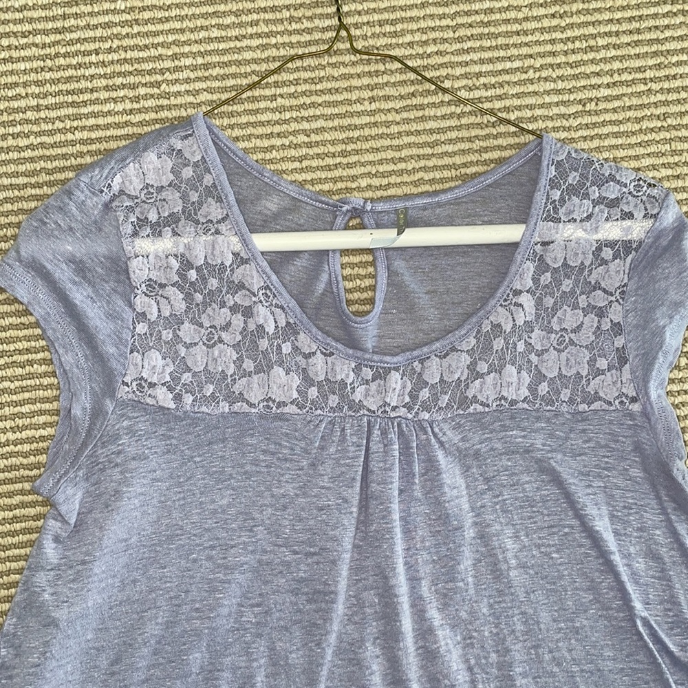 Color Thread Top - Picture 2 of 4